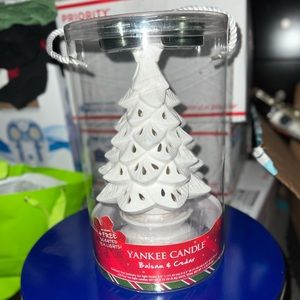 Unopened Yankee Candle. White Christmas tree.